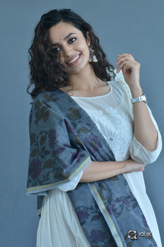 Malavika-Nair-New-Stills